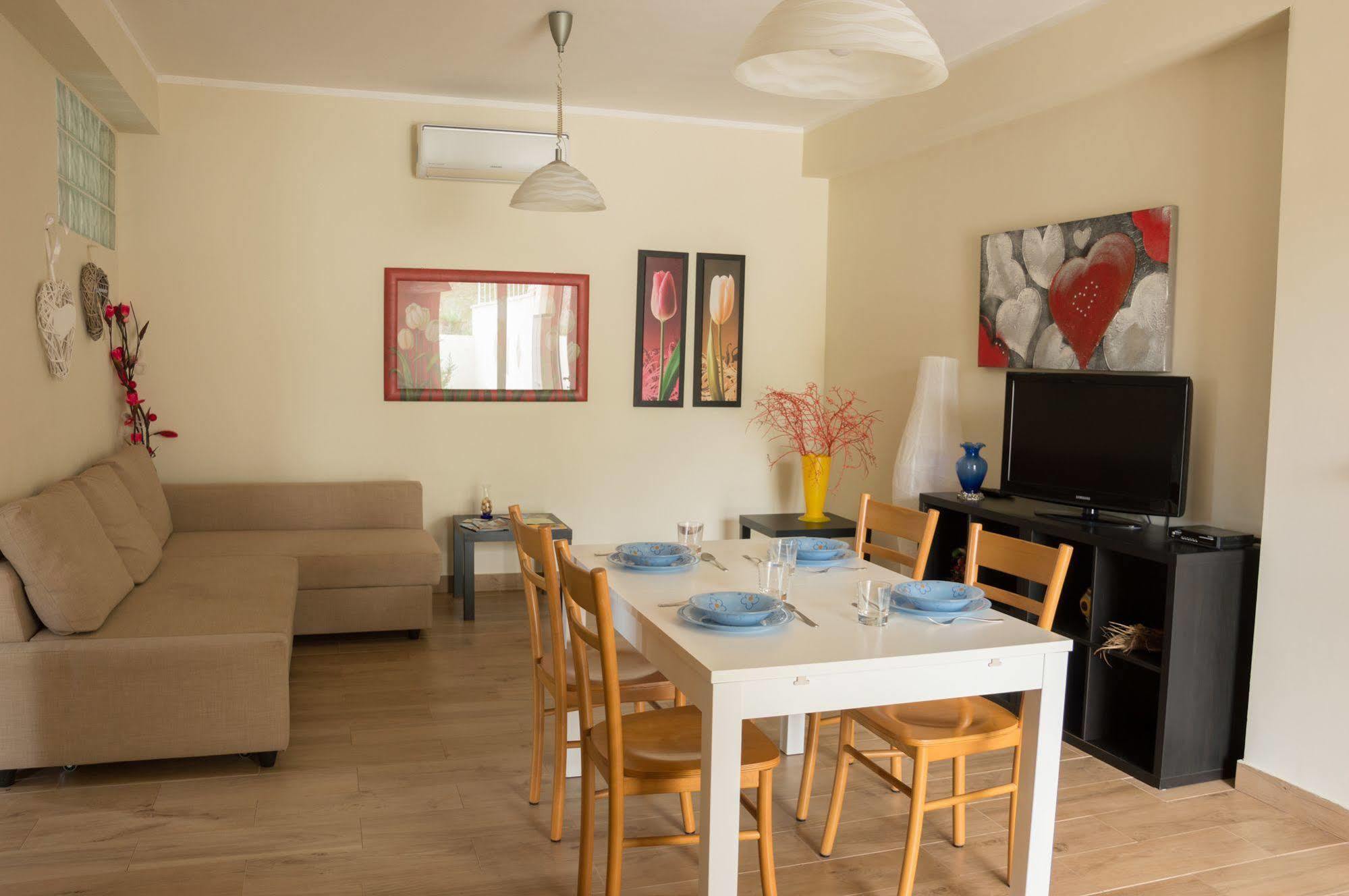 סן לאונה Bosco Sea Apartments מראה חיצוני תמונה