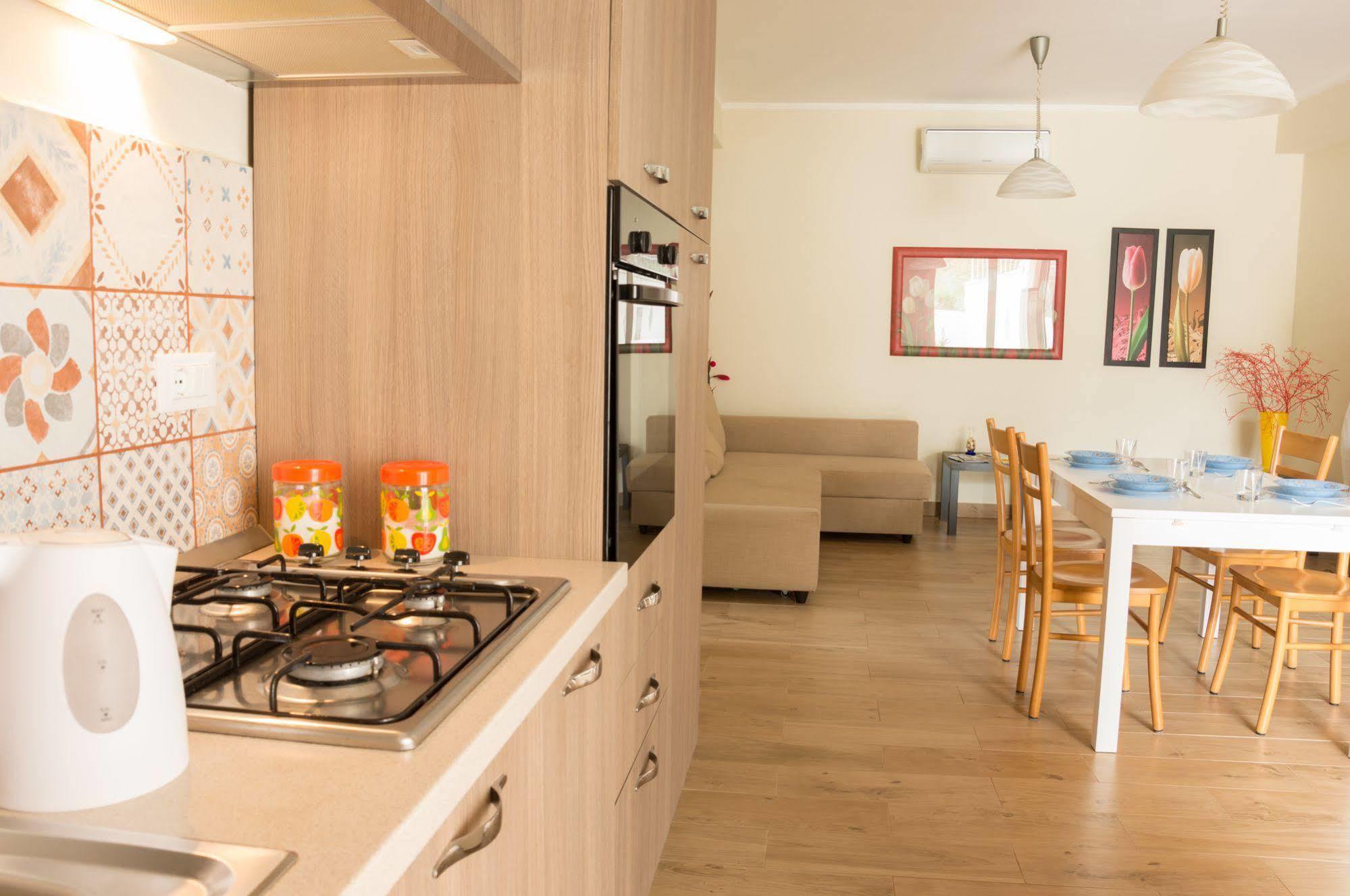 סן לאונה Bosco Sea Apartments מראה חיצוני תמונה